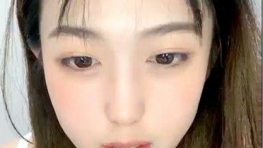 精致玫瑰纹身顶级嫩妹新人小姐姐，白皙美乳完美蜜桃臀，浴室洗澡湿身诱惑